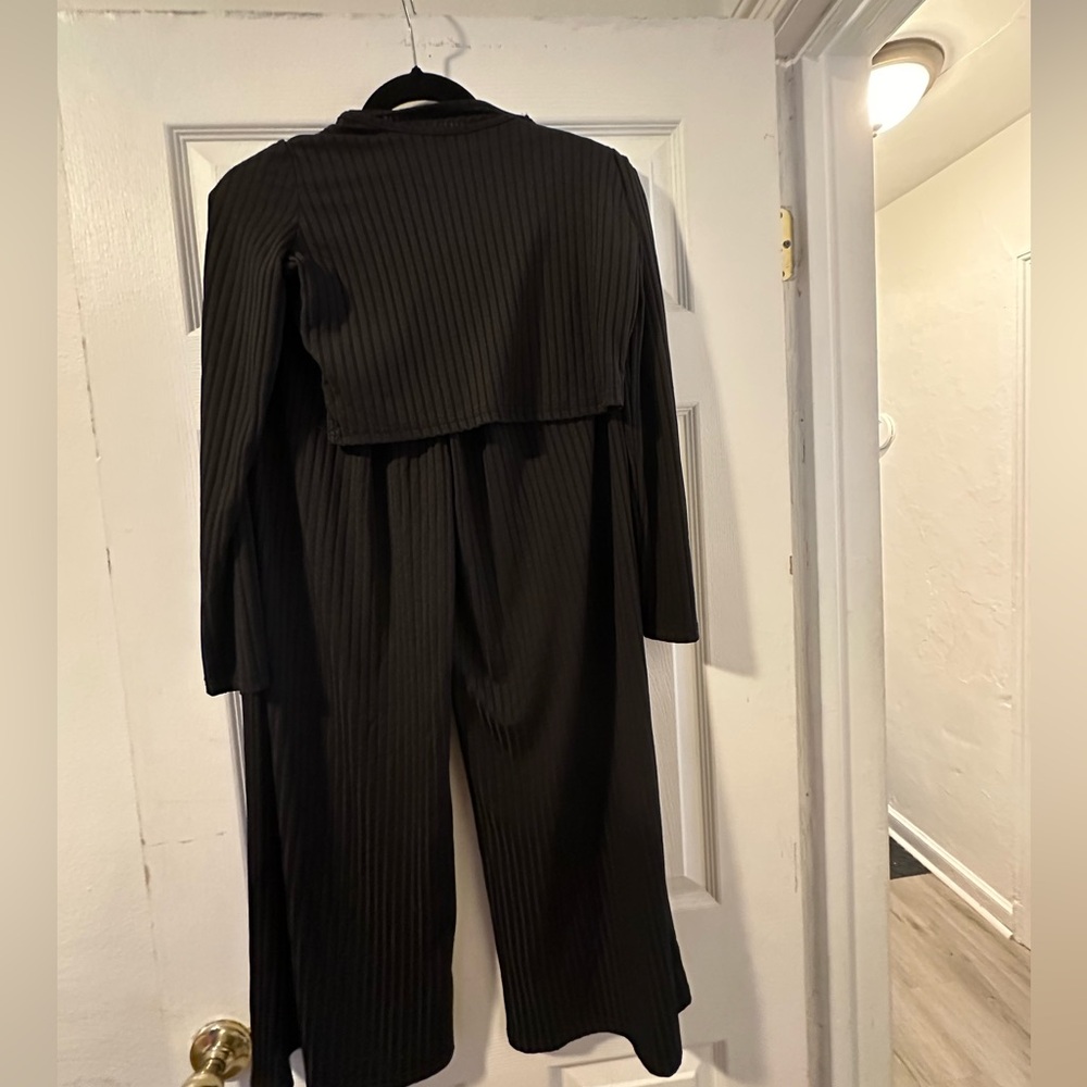 Two piece set! Cropped long sleeve topped wide leg pants! Brand new!